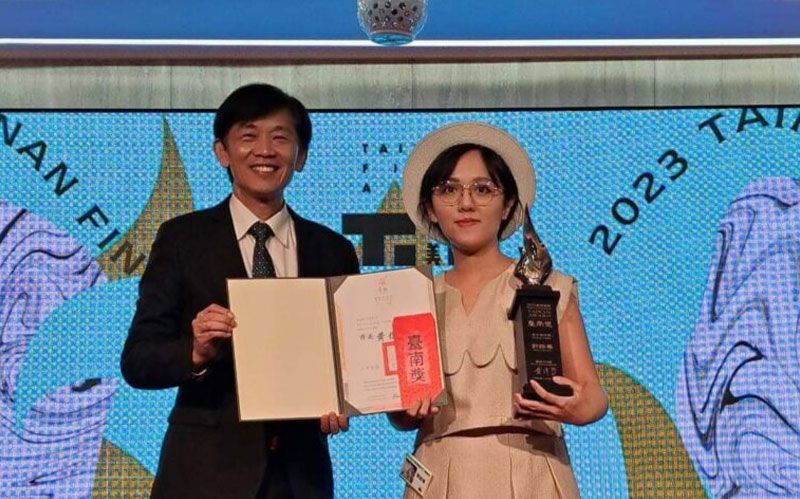 News Image：Kuo Tzu-Chen, a student, received the Tainan Award in the Eastern Media Category at the 2023 Tainan Art Exhibition.